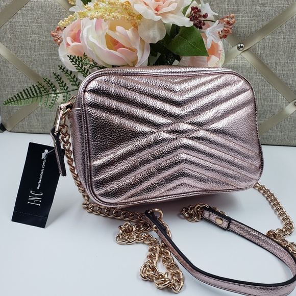 INC International Concepts Handbags - 🆕️INC Metallic Pink Quilted Camera Bag